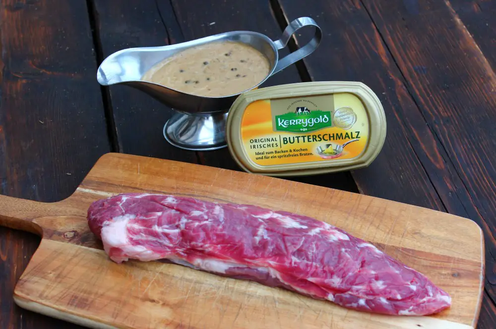 Alle Zutaten für Schweinefilet in Pfefferrahmsauce auf einen Blick