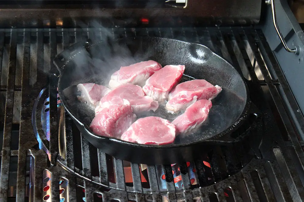 Die Filetmedaillons werden angebraten