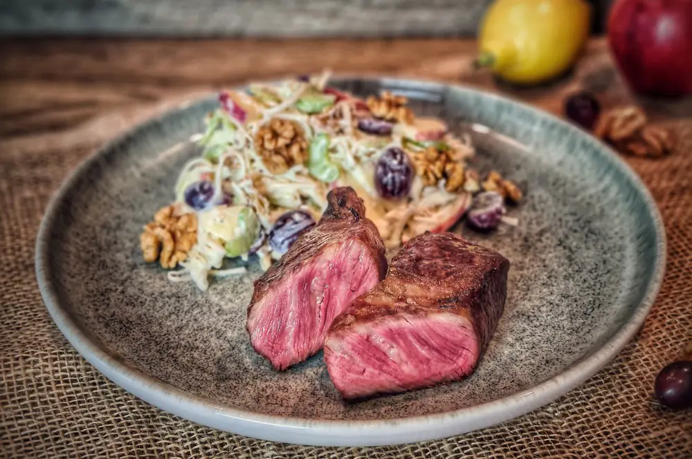 Short Rib Meat mit fruchtigem Selleriesalat 4 Short Rib Meat mit fruchtigem Selleriesalat