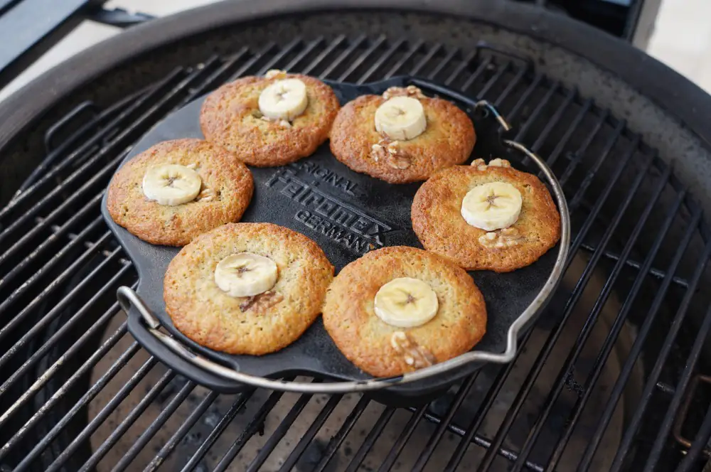 Bananen-Walnuss-Muffins - schnelles & leckeres Rezept 3 Die Backzeit der Bananen-Walnuss-Muffins beträgt ca. 25 Minuten bei 180°C