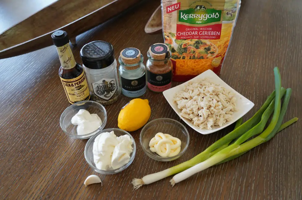 Crab Dip - Gebackener Krebsfleisch-Dip mit Frischkäse und Cheddar 2 Alle Zutaten für den Crab Dip auf einen Blick