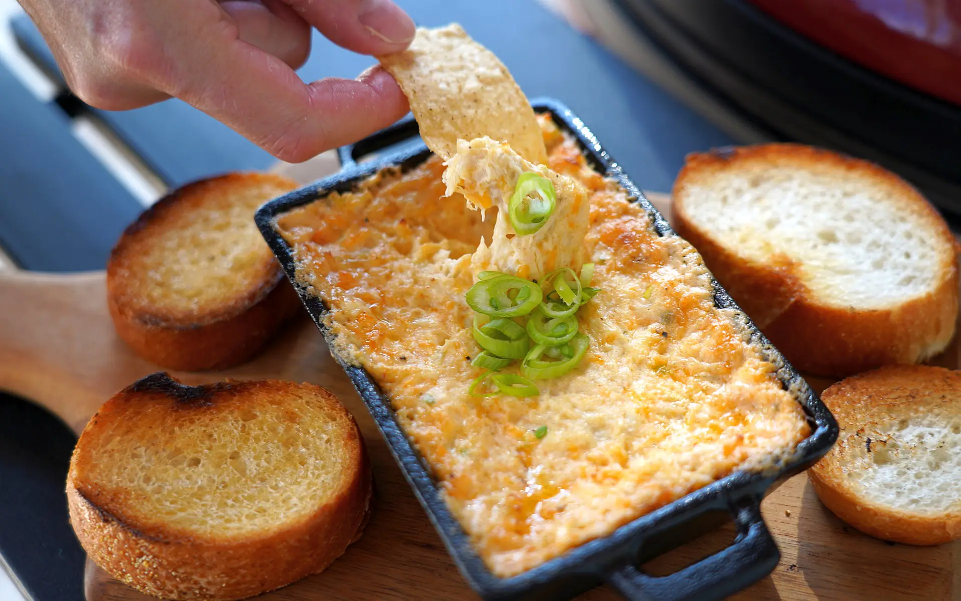 Crab Dip - Gebackener Krebsfleisch-Dip mit Frischkäse und Cheddar