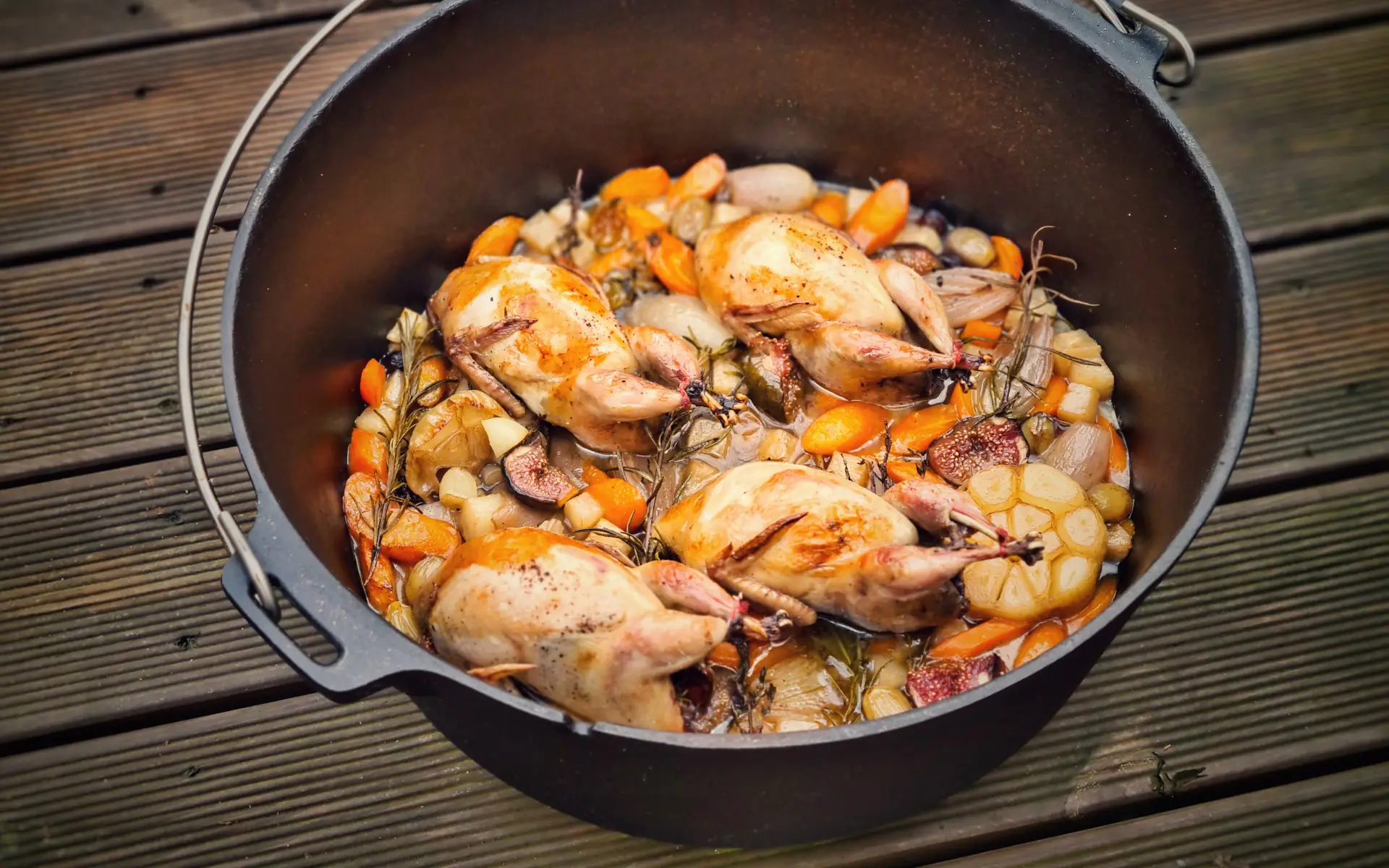 Gefüllte Wachteln auf Wintergemüse mit Madeirasauce | BBQPit.de