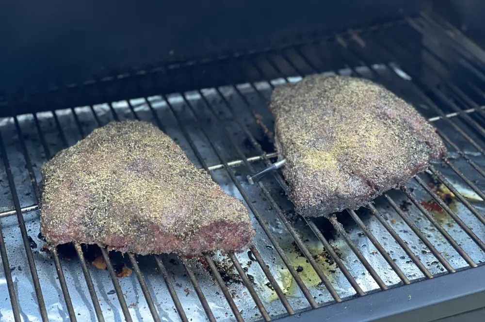 Short Rib Meat Pastrami 11 Das Short Rib Meat Pastrami ist nach etwa 90 Minuten fertig