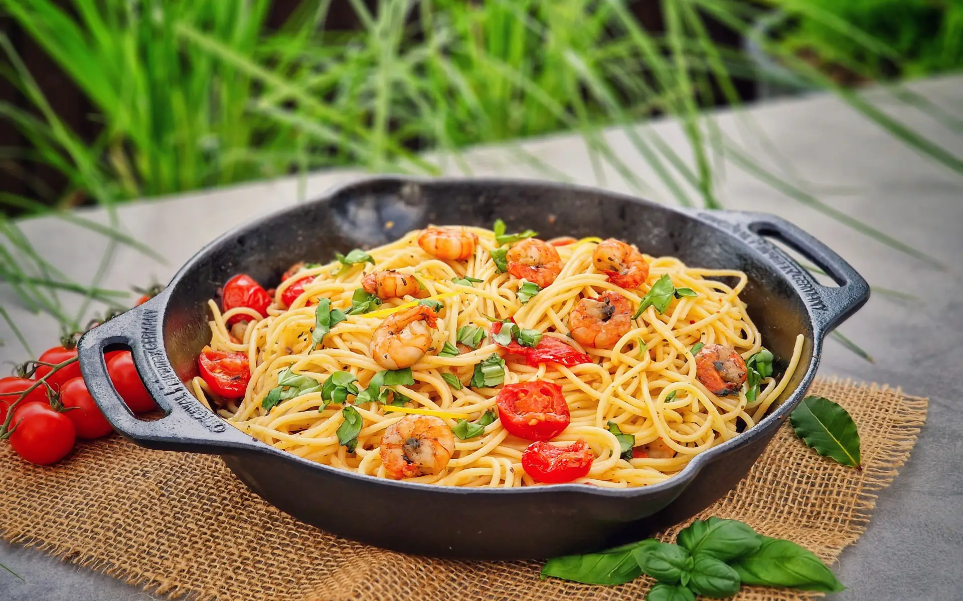Spaghetti mit Knoblauch-Garnelen | BBQPit.de