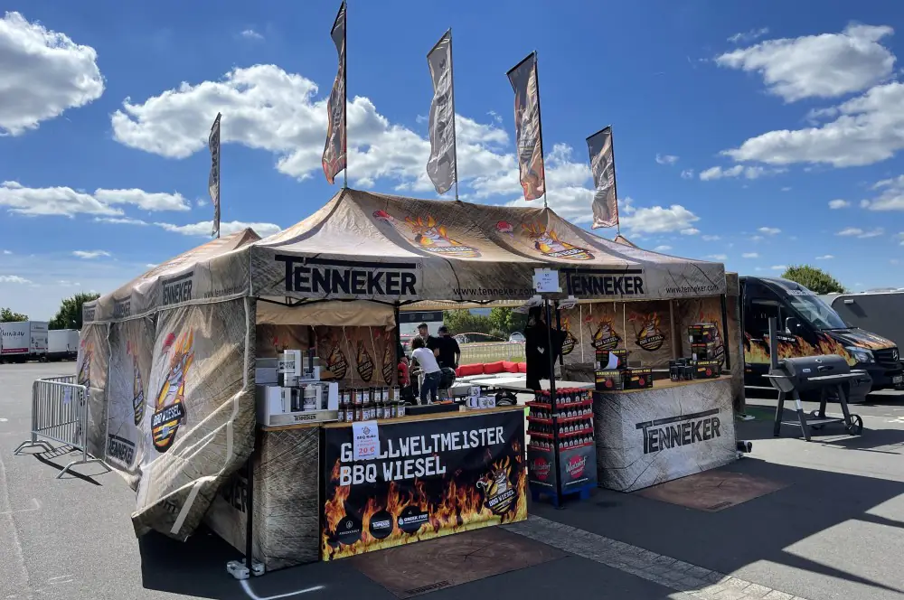 25. Deutsche Grillmeisterschaft 2022 – 3.Platz mit den BBQ Wieseln 1 Die BBQ Wiesel bei der 25. Deutschen Grillmeisterschaft