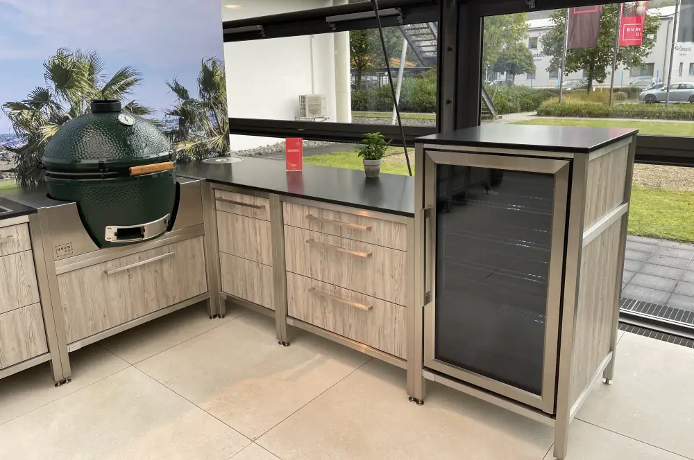 Burnout Kitchen Neuheiten 2023 7 Ein größerer Outdoor-Kühlschrank wird demnächst verfügbar sein