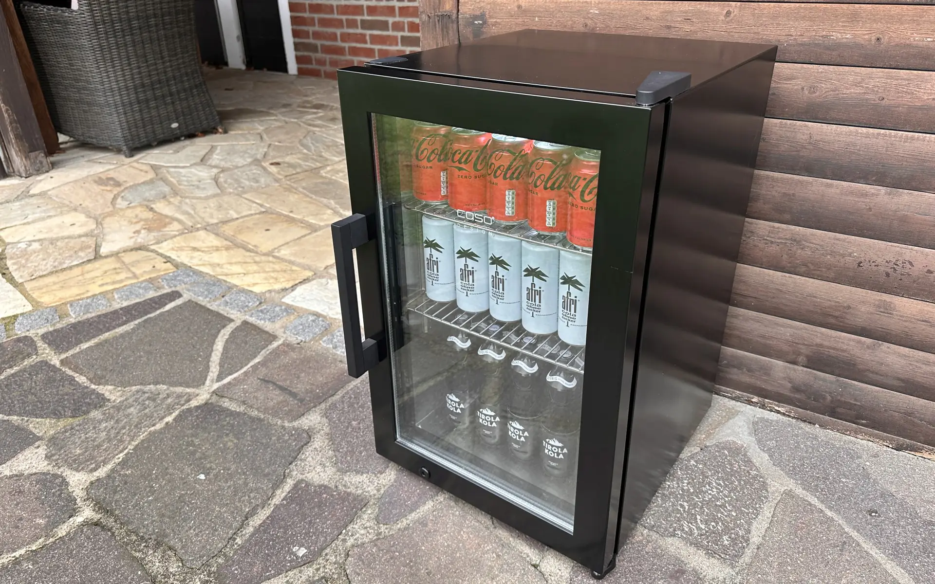 CASO Barbecue Cooler Black - Der schwarze Outdoor-Kühlschrank caso vacuchef 50-CASO Barbecue Cooler Black Outdoor Kuehlschrank-CASO VacuChef 50 &#8211; Der Profi-Kammervakuumierer für unter 500€ im Test