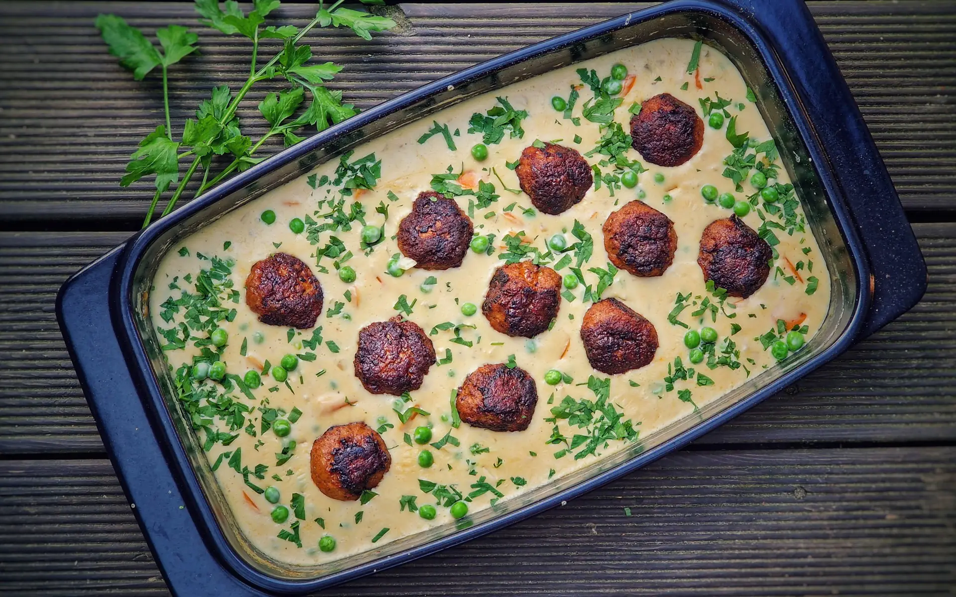 Wikingertopf mit Hackbällchen | BBQPit.de köttbullar-Wikingertopf mit Hackbaellchen-Köttbullar &#8211; Rezept für schwedische Hackfleisch-Bällchen