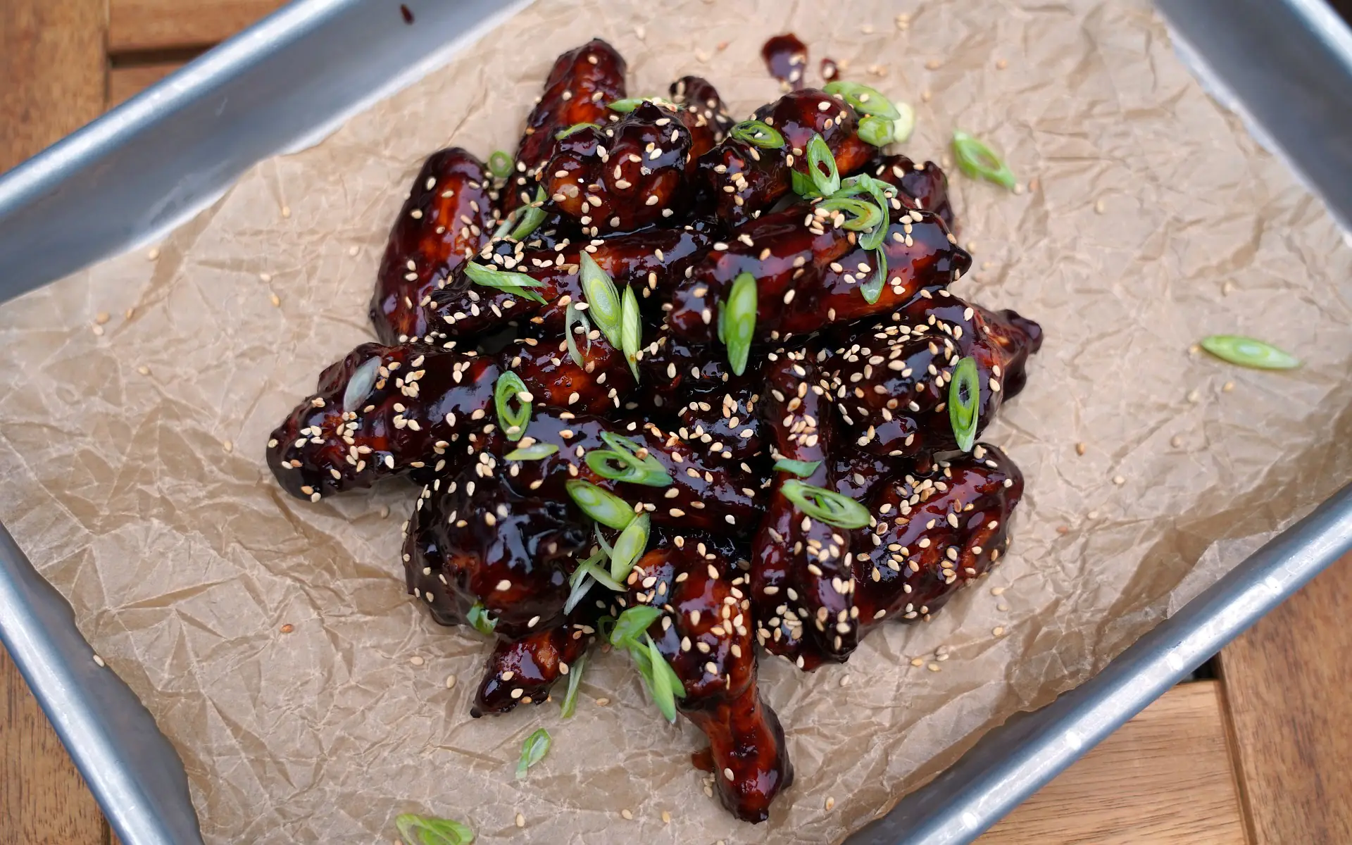 Hot Cherry Chicken Wings - Hähnenflügel mit Chili-Kirsch-Glasur sloppy joe hot dog-Hot Cherry Chicken Wings-Sloppy Joe Hot Dog mit Hackfleisch- und Käsesauce