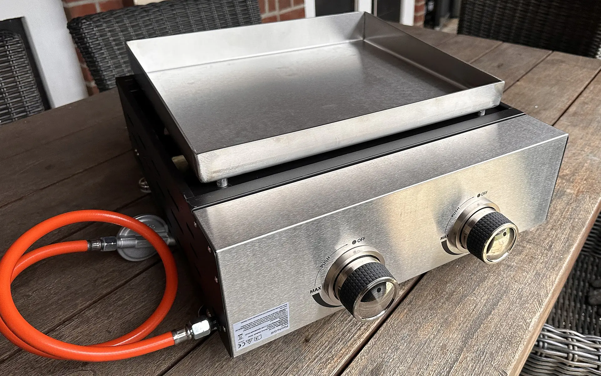 Meateor Plancha Grill im BBQPit-Test | BBQPit.de edelstahl-grillplatte für keramikgrills-Meateor Plancha Gril Test-Edelstahl-Grillplatte für Keramikgrills &#8211; Runde Plancha 40 cm von Grillrost.com