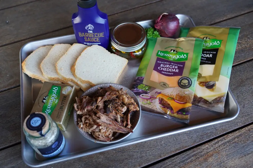 Pulled Pork Grilled Cheese Sandwich 1 Alle Zutaten für das Pulled Pork Grilled Cheese Sandwich auf einen Blick