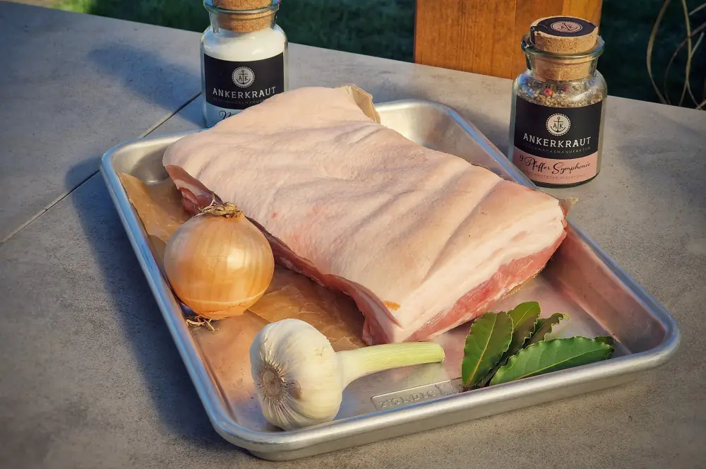Chicharrón - knuspriger Schweinebauch mit Guacamole 1 Alle Zutaten für Chicharrón auf einen Blick