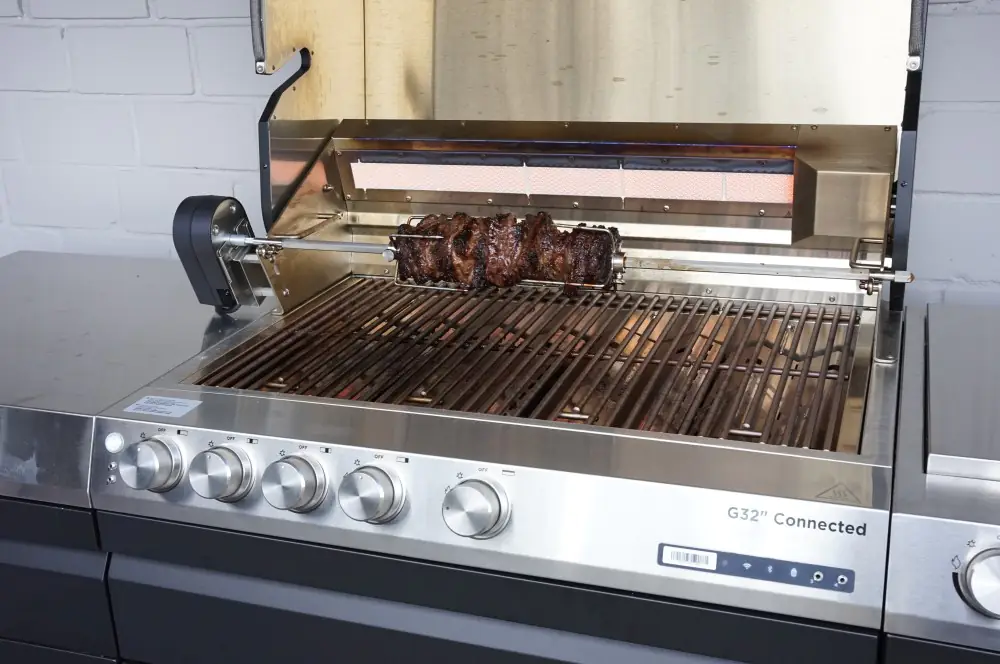 Shawarma - Rezept für den orientalischen Fleischspieß 5 Das Shawarma wird mit dem Heckbrenner gegrillt