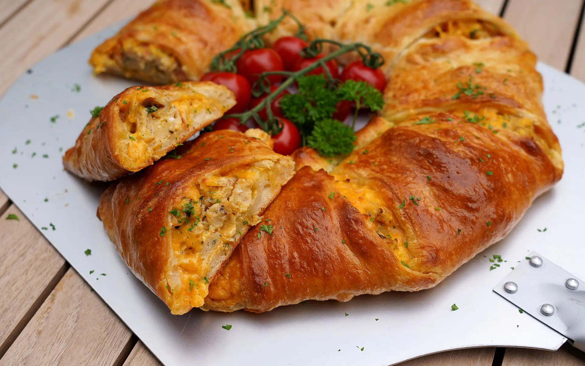 Rührei-Ring mit Cheddar im Croissant-Teig | BBQPit.de