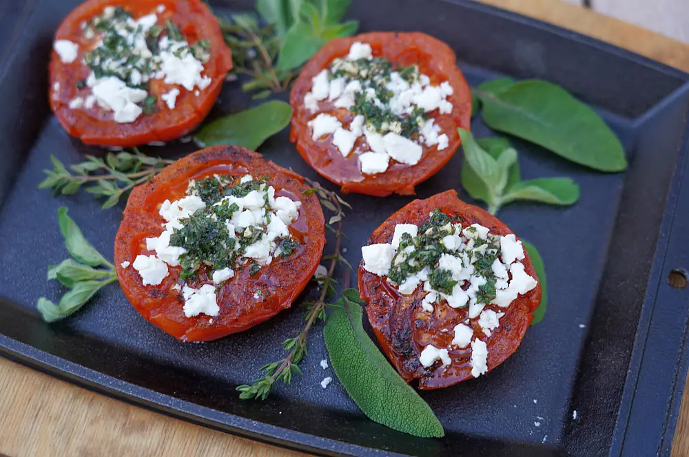 Gegrillte Kräutertomaten mit Feta 5 Gegrillte Kräutertomaten mit Feta