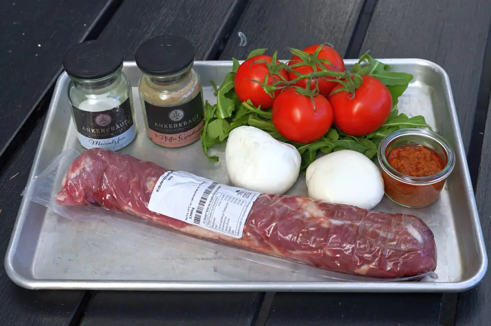 Gefülltes Schweinefilet Tomate-Mozzarella 1 Alle Zutaten für gefülltes Schweinefilet Tomate-Mozzarella auf einen Blick