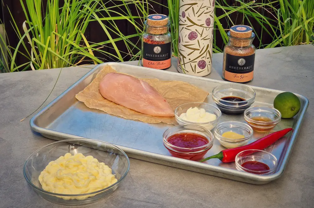 Bang Bang Chicken - Gegrillte Hähnchenspieße mit Bang Bang Sauce 1 Alle Zutaten für Bang Bang Chicken Hähnchenspieße auf einen Blick