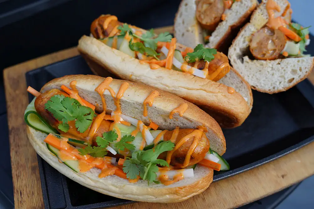 Banh Mi Hot Dog - Vietnamesicher Hot Dog mit Käsewurst 6 Banh Mi Hot Dog