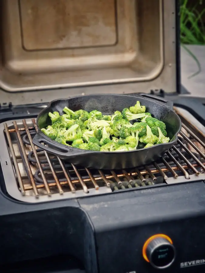 Beef and Broccoli 4 Der Brokkoli wird angebraten