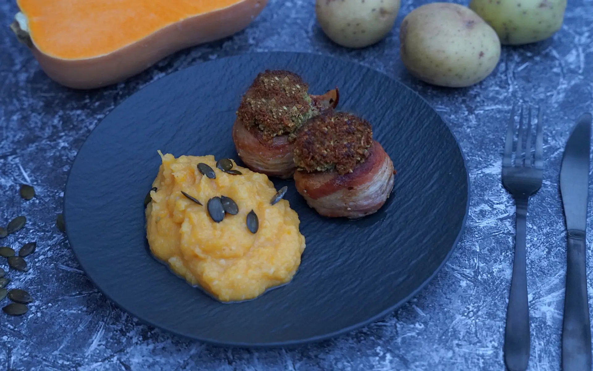 Schweinefilet mit Kürbiskernkruste & Kürbis-Kartoffelpüree | BBQPit.de geräuchertes schweinefilet-Schweinefilet mit Kuerbiskernkruste-Geräuchertes Schweinefilet &#8211; Filetschinken kaltgeräuchert