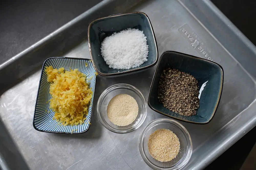 Zitronenpfeffer - Lemon Pepper Seasoning selber machen 3 Alle Zutaten für Zitronenpfeffer auf einen Blick