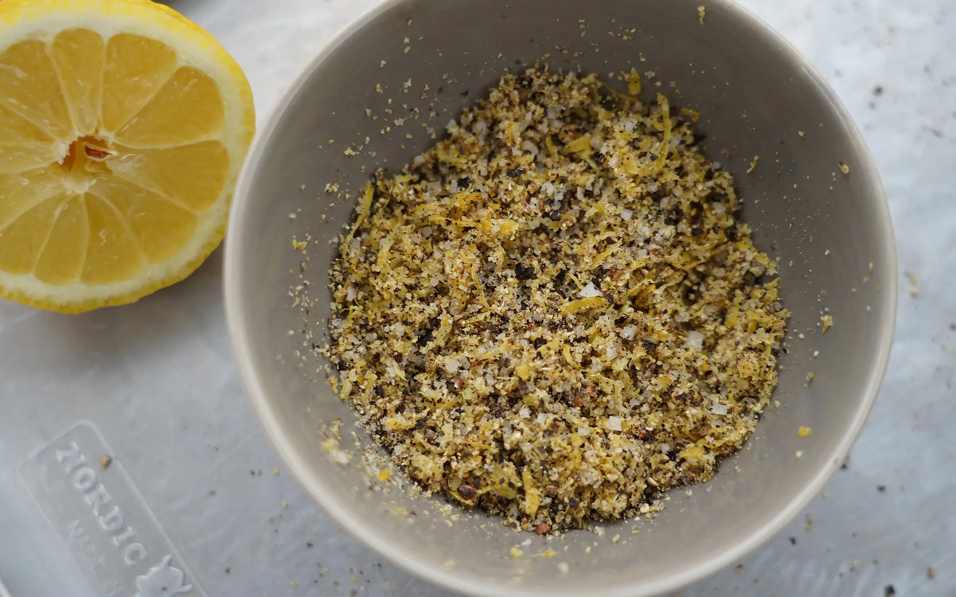 Zitronenpfeffer - Lemon Pepper Seasoning selber machen dr. pepper bbq-sauce-Zitronenpfeffer Lemon Pepper-Dr. Pepper BBQ-Sauce