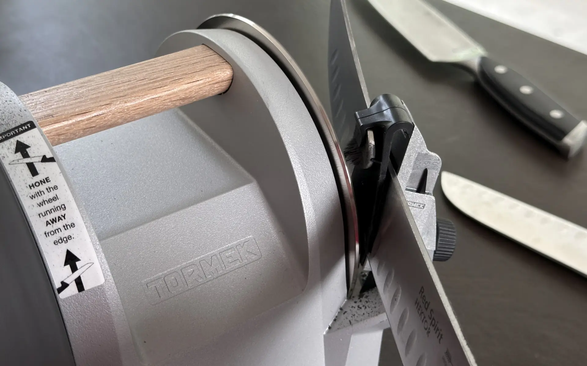 Tormek T-1 Messerschleifmaschine im Test | BBQPit.de