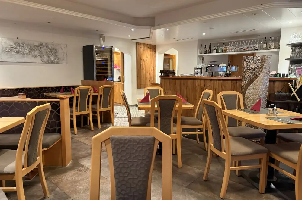Der Gastraum im Restaurant Rosenegg
