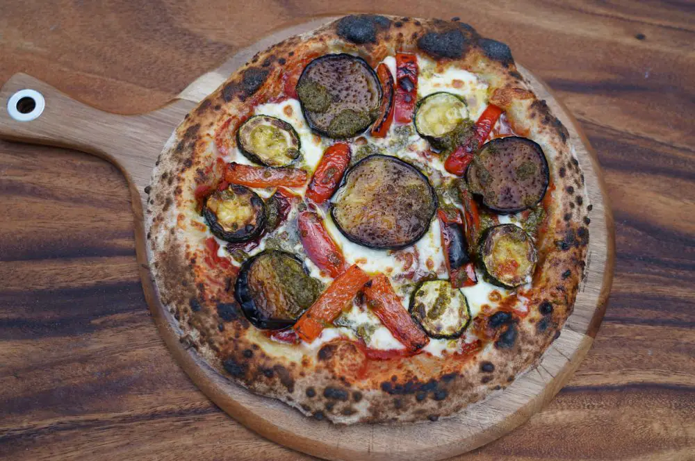 Vegetarische Pizza mit Grillgemüse und Pesto 4 Vegetarische Pizza mit Grillgemüse und Pesto
