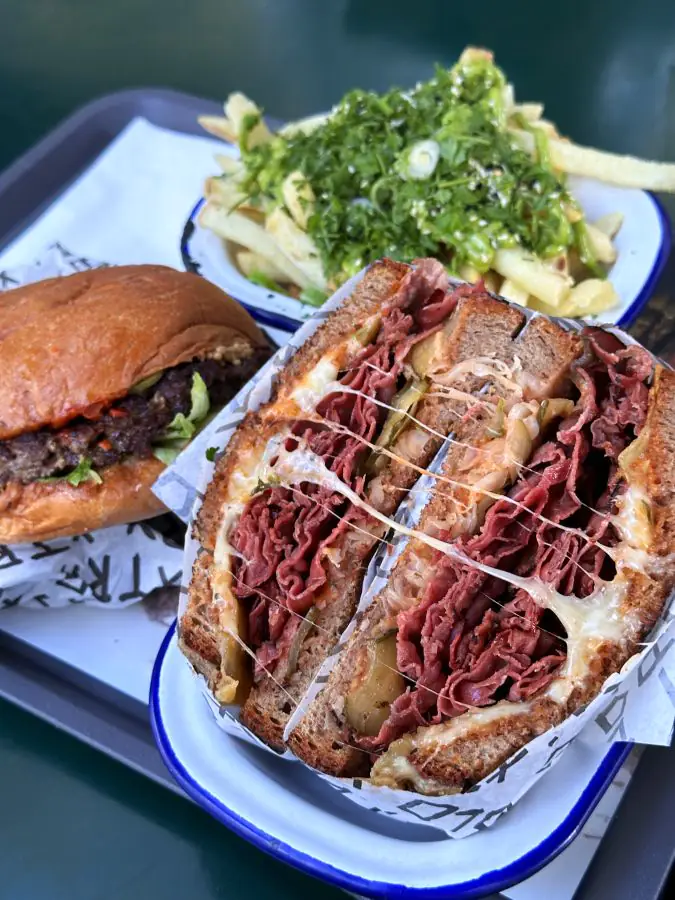 XO-Grill in Wien - Gibt es hier den besten Burger Europas? 5 Das Pastrami Reuben-Sandwich ist ein Highlight