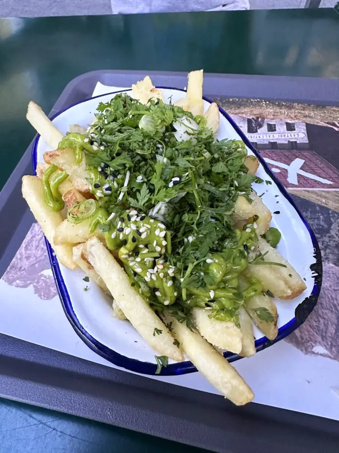 XO-Grill in Wien - Gibt es hier den besten Burger Europas? 6 Dirty Fries mit Bärlauch-Mayonnaise