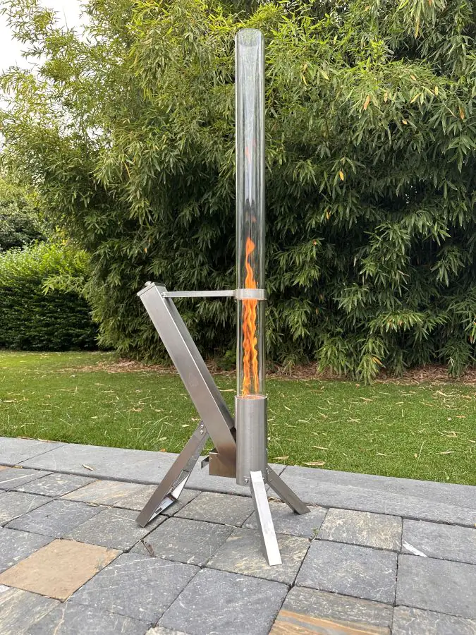 BELAVI Feuerrohr im Test - Die ALDI Pelletfackel ist wieder verfügbar 6 Die Flamme erreicht eine Höhe von etwa 70-80 cm