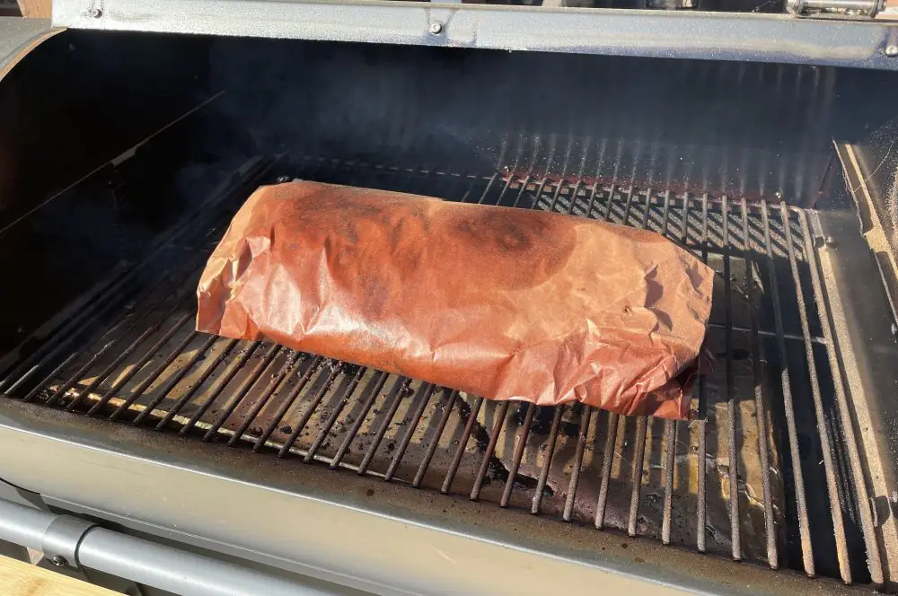 Das Fleisch ruht im Butcher Paper
