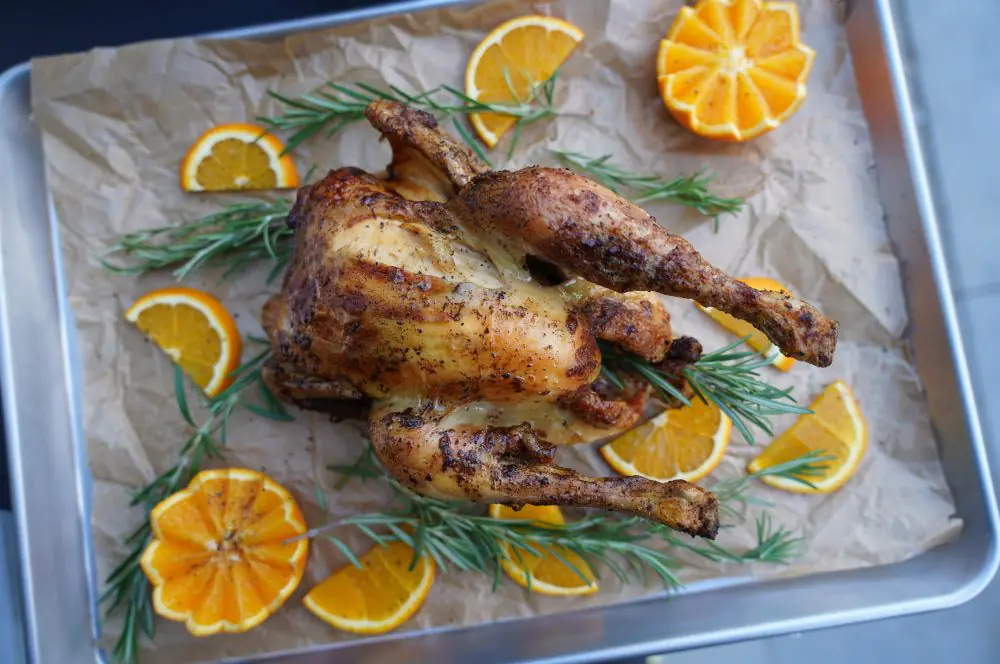 Orangen-Rosmarin-Hähnchen vom Drehspieß 4 Orangen-Rosmarin-Hähnchen vom Drehspieß