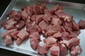 Schweinegulasch aus dem Dutch Oven 02