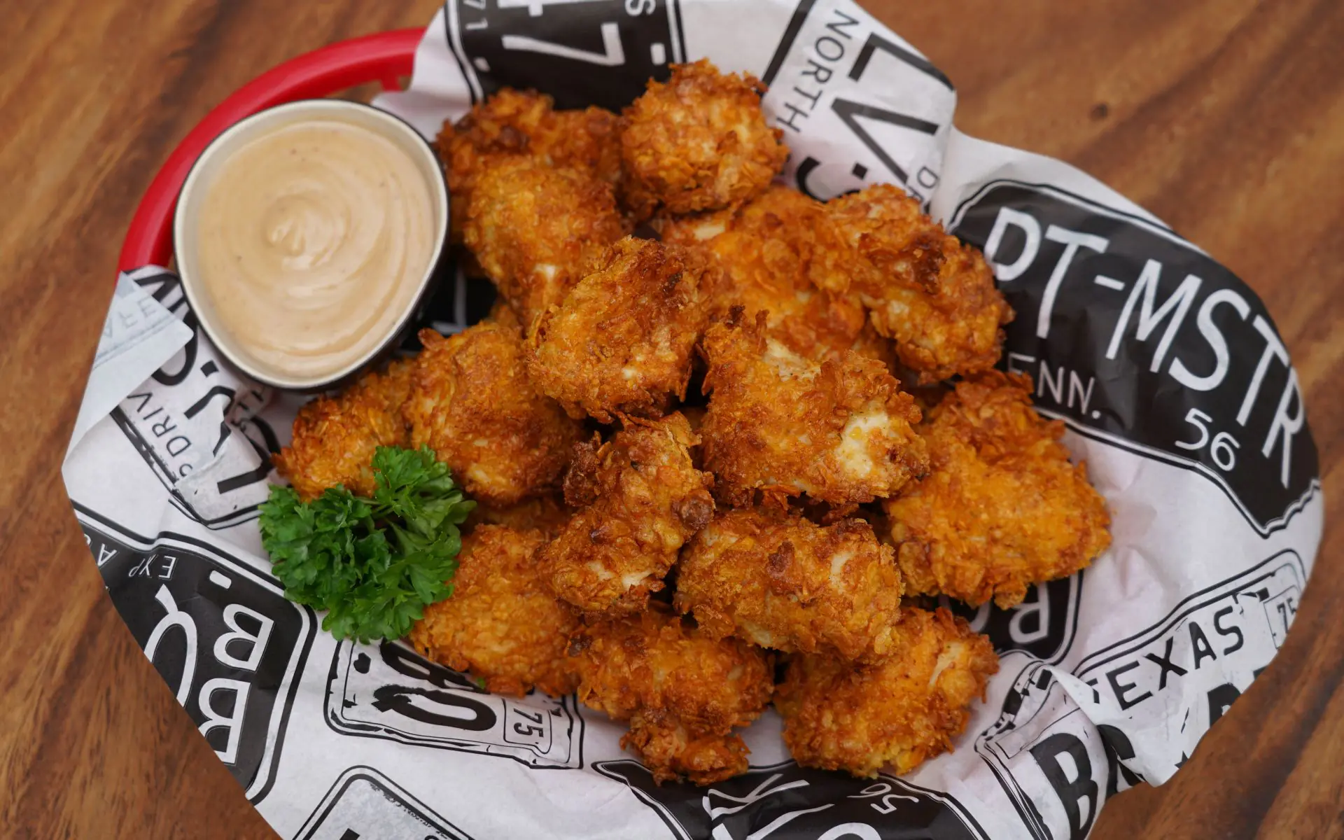 Knusprige Chicken Nuggets aus dem Air Fryer mit Cornflakes
