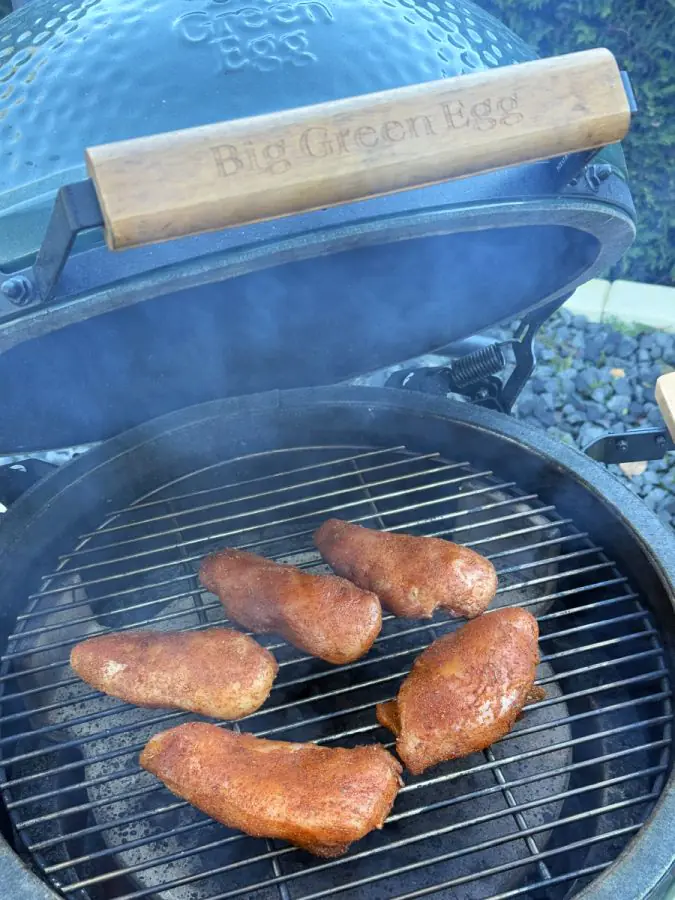 Räuchern im Big Green Egg 2 Geräucherte Hähnchenbrust im Big Green Egg