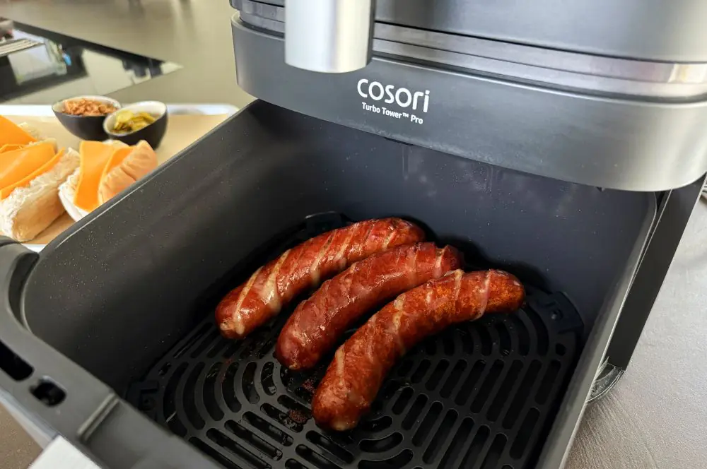 Hot Dogs aus dem Air Fryer 5 Die Käsekrainer sind bereit für die Buns