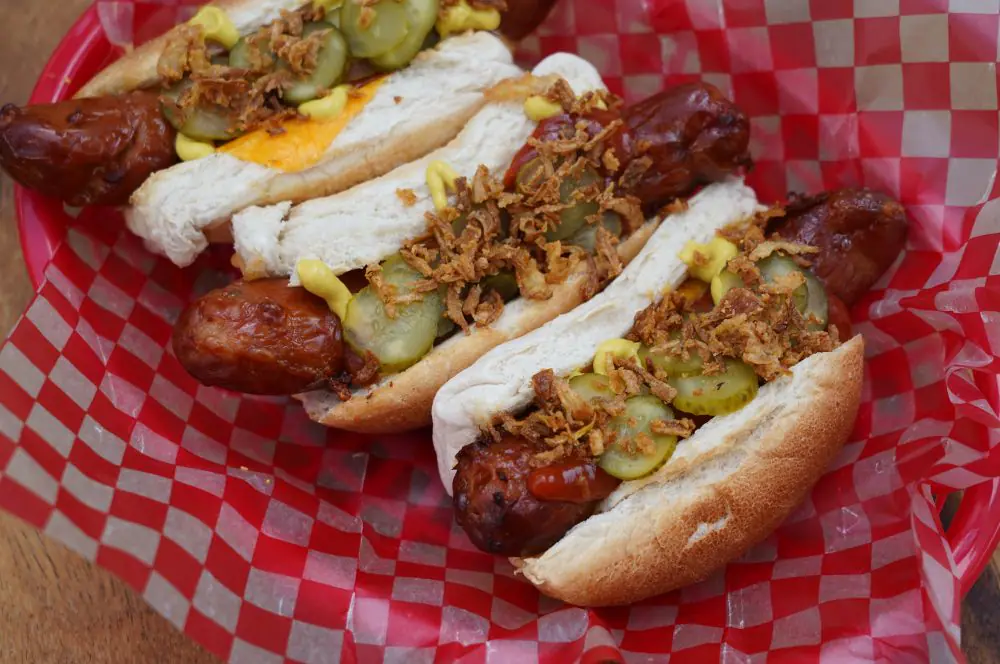 Hot Dogs aus dem Air Fryer 7 Hot Dogs aus dem Air Fryer