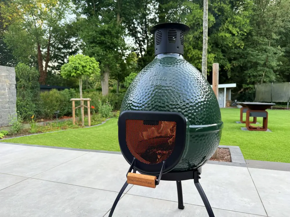 Big Green Egg Chiminea Terrassenofen im BBQPit-Test 8 Nicht nur optisch ein Hingucker