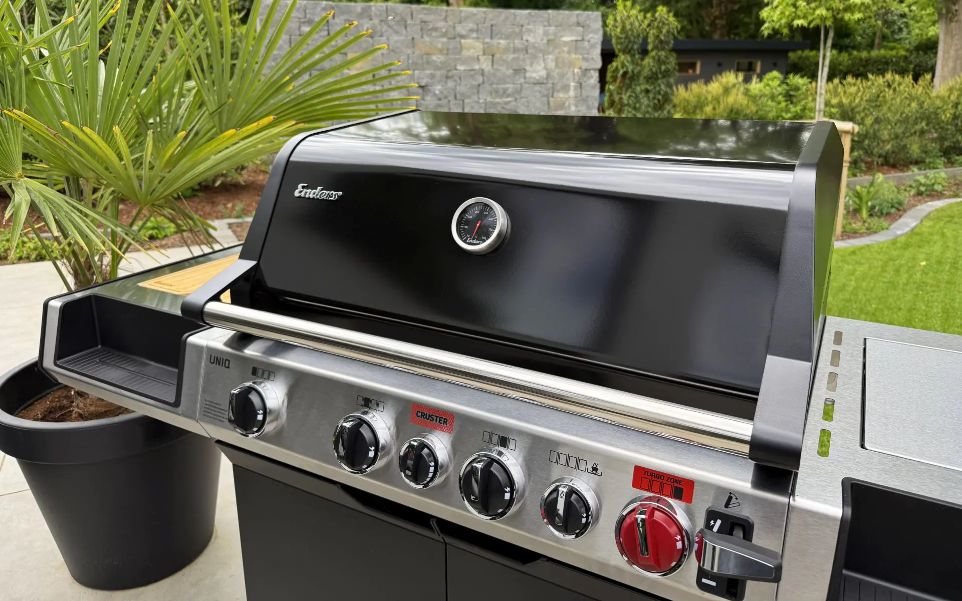 Enders UNIQ 4 IK CRUSTER Gasgrill im BBQPit-Test