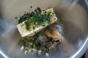Essiggurken Kraeuterbutter Dill Pickle Butter 02