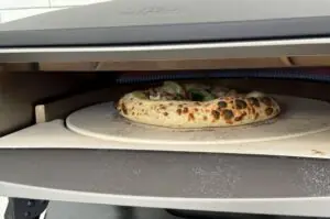 Pizza Hollandaise Brokkoli Schinken 03