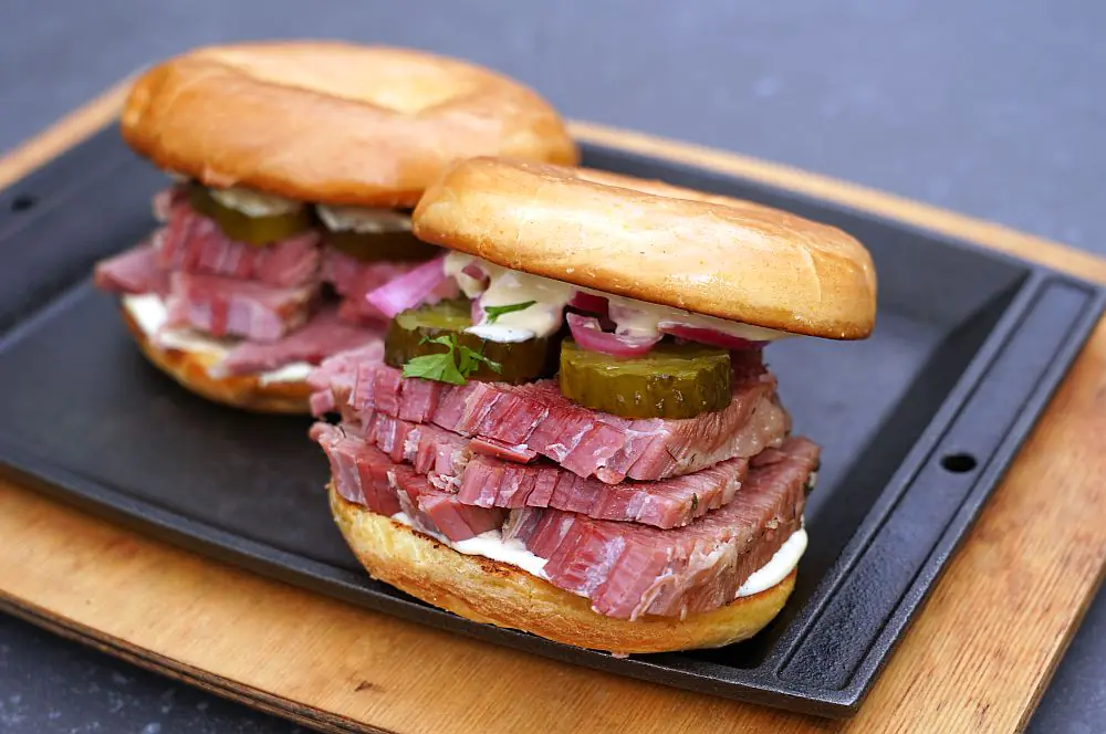 Salt Beef Bagel - Das etwas andere Deli-Style Sandwich 5 Salt Beef Bagel - Das etwas andere Deli-Style Sandwich