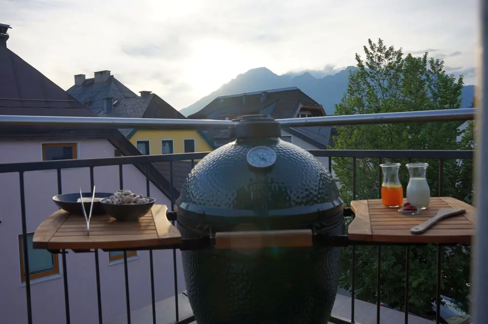 Zunächst wird das Steak scharf angegrillt