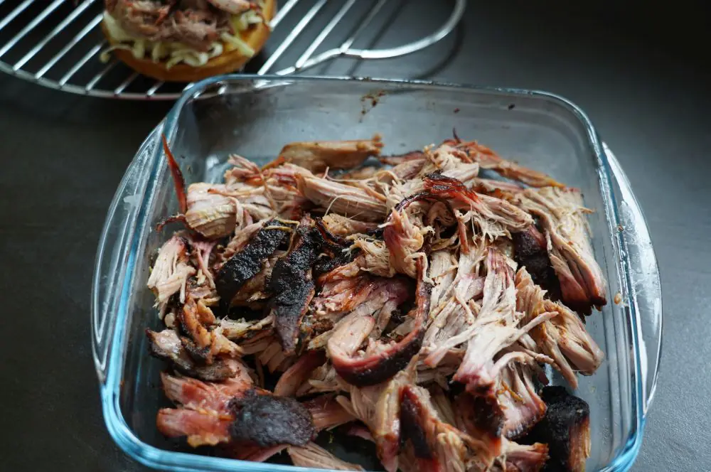 Alabama Pulled Pork - das Südstaaten-Pulled-Pork 6 Das Alabama Pulled Pork wird auseinander gezupft