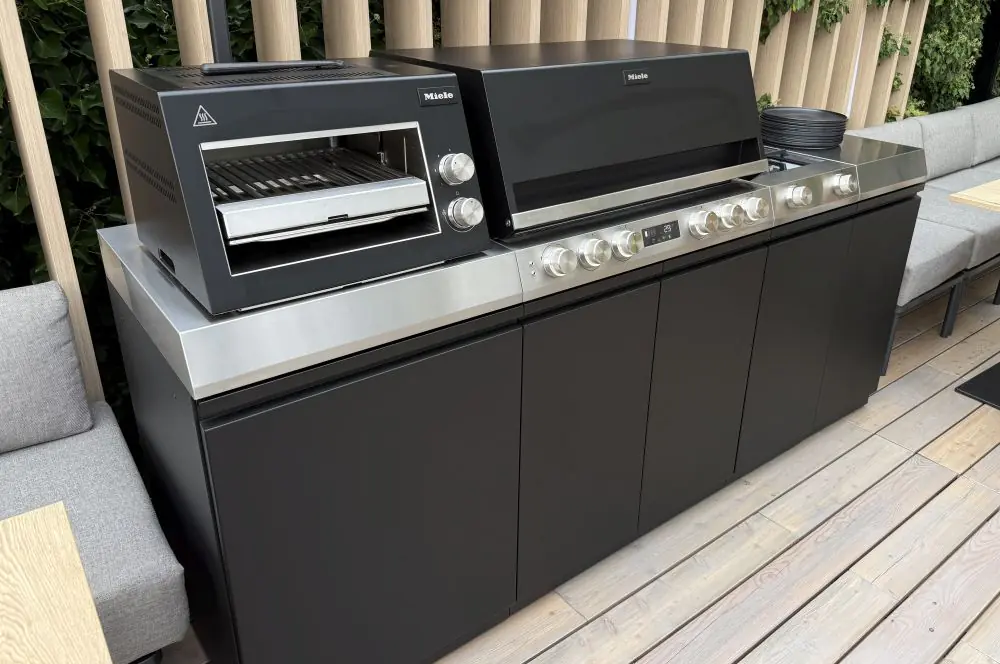 Модульная уличная кухня Miele Dreams для премиального отдыха