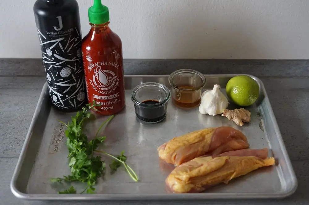 Asiatische Sriracha-Hähnchenspieße - süß & scharf 1 Alle Zutaten für asiatische Sriracha-Hähnchenspieße auf einen Blick