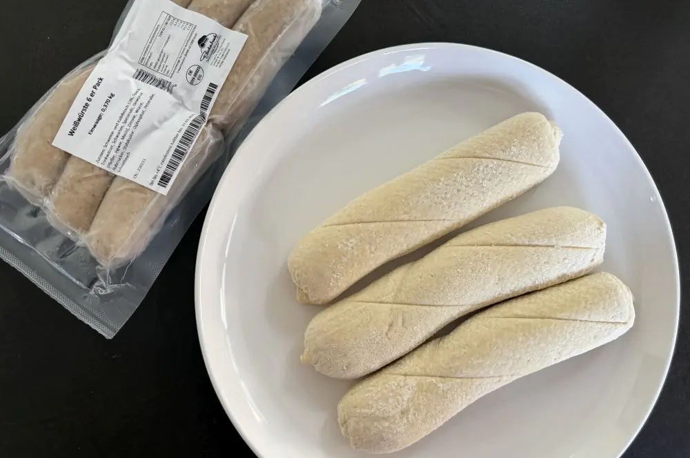 Brizza - Brezelpizza mit Weißwurst + 10 Varianten 1 Weißwurst und TK-Laugenstangen sind die wichtigsten Zutaten für unsere Brizza